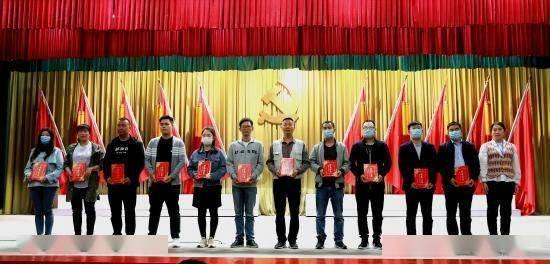 21岁芭蕾女演员张琳在德国失踪多日，姚晨转发寻人启事，人已找到