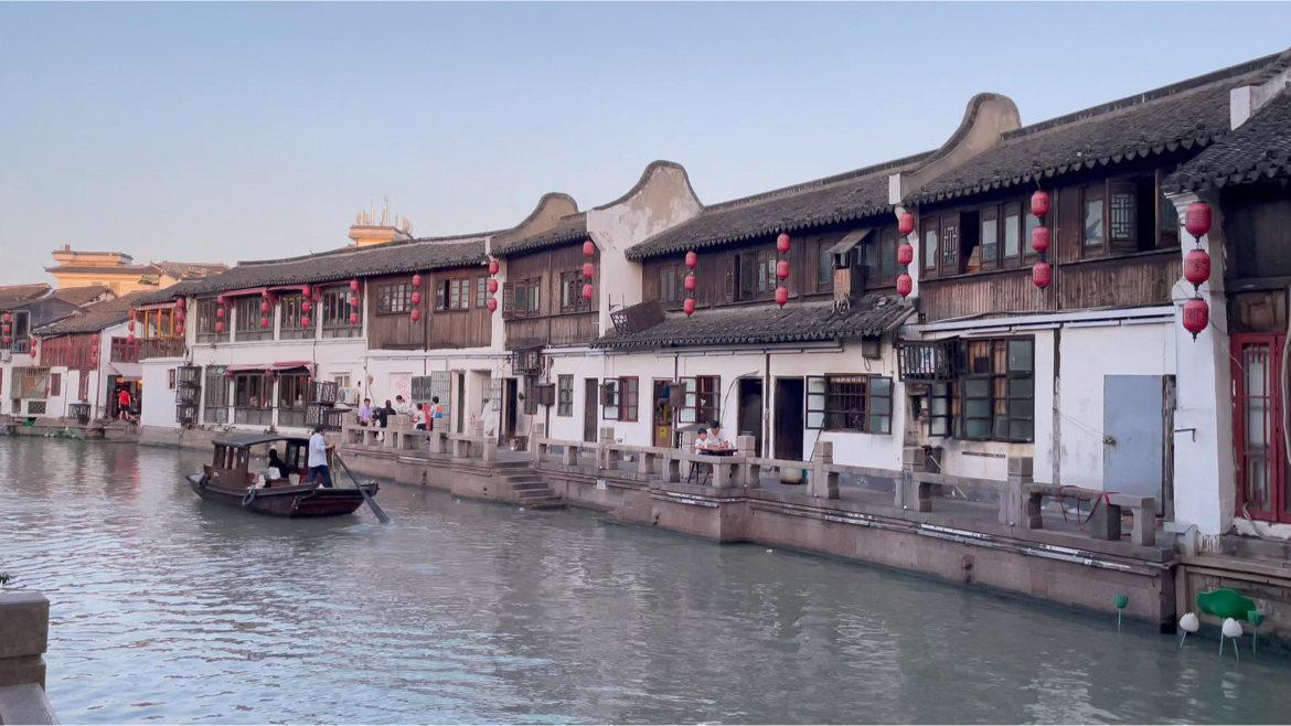 旅顺开展送春联活动